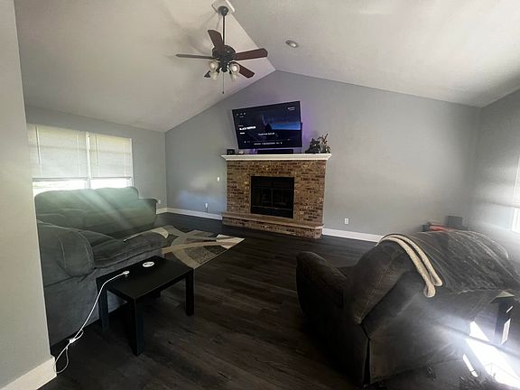 5th image of 204 Hyland Ave