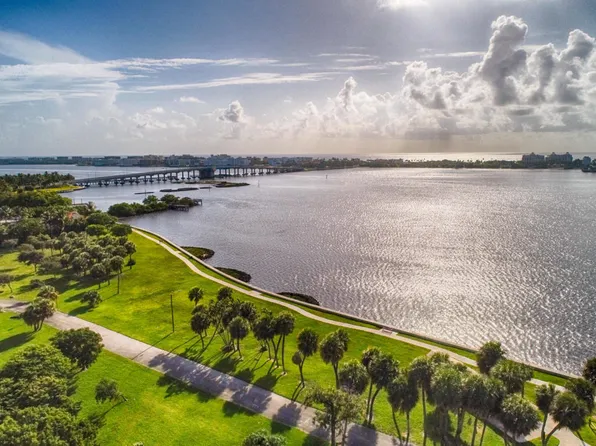 208 S Lakeside Drive #102, Lake Worth Beach, FL 33460