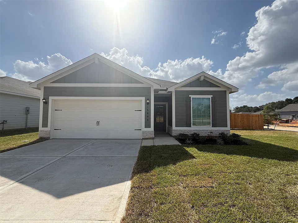 15885 Berry Hill Dr