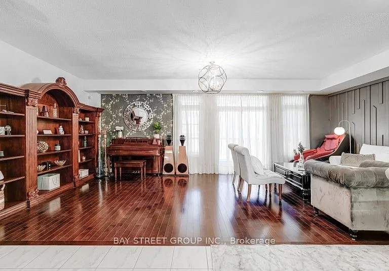 121 Luzon Ave — Photo 8