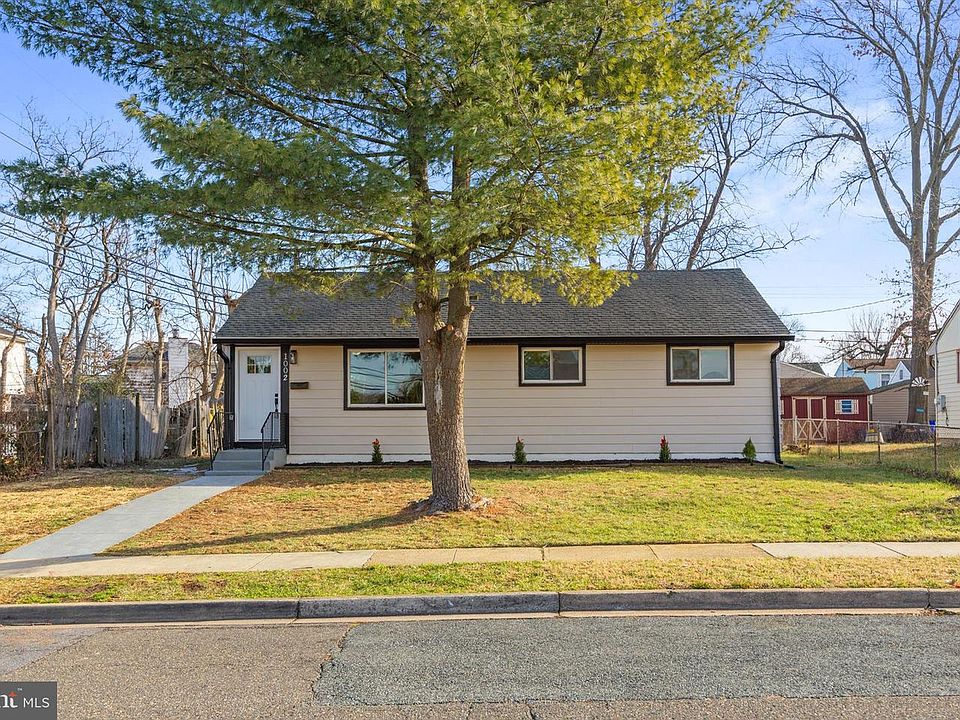 1st image of 1002 7th St