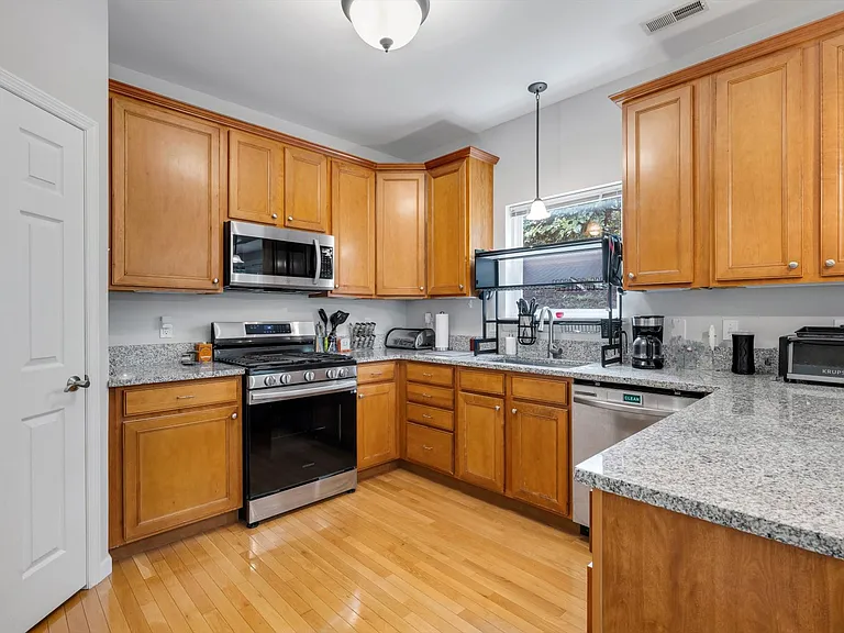 8018 Presidio Ct — Photo 8