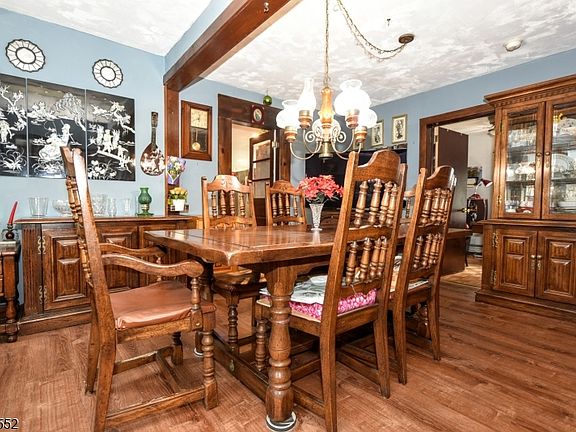 4th image of 435 Northern Pkwy