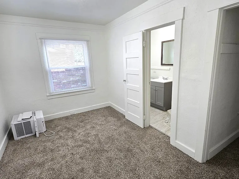 1127 Buena Vista Ave — Photo 5