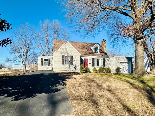 8520 W 55th St, Overland Park, KS 66202