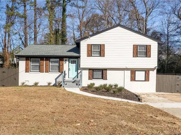 6050 Randy Ln, Ellenwood, GA 30294