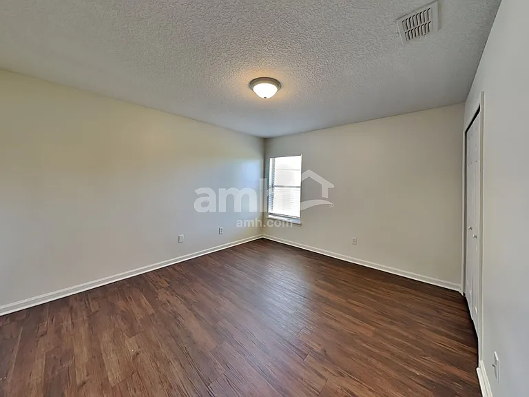 341 Diana Ct — Photo 15