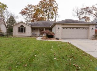 1927 Thousand Oaks Dr, Toledo, OH