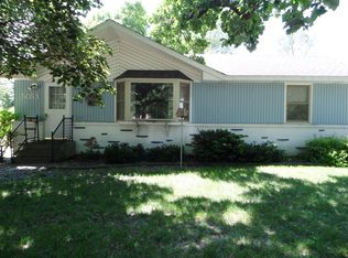 5053 Rainbow Ln, Mounds View, MN 55112