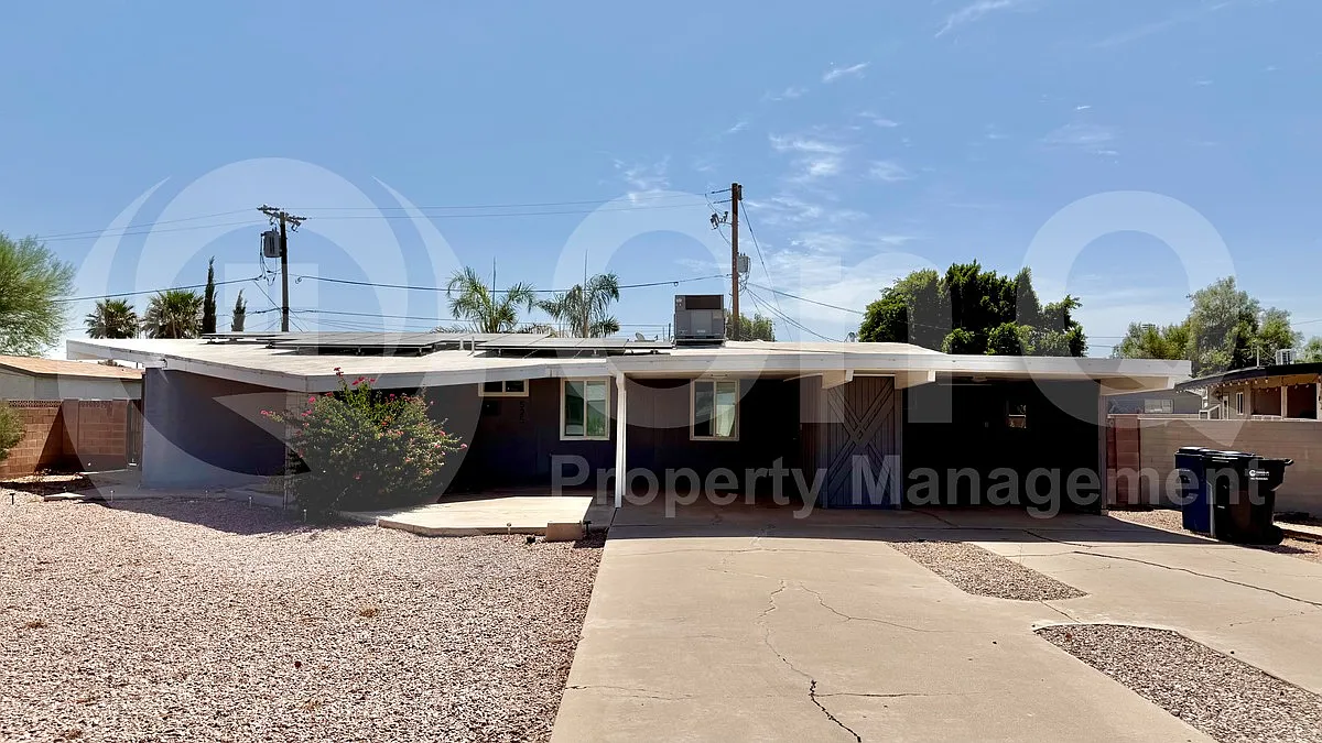3 bed, 2.0 bath, 1640 sqft, $2,549 — Photo 1