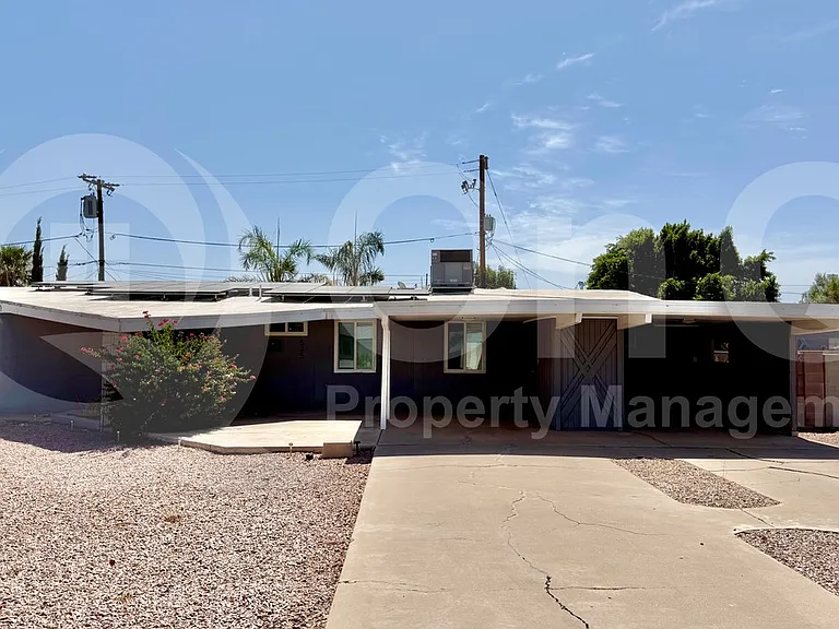 525 N Vine St — Photo 1