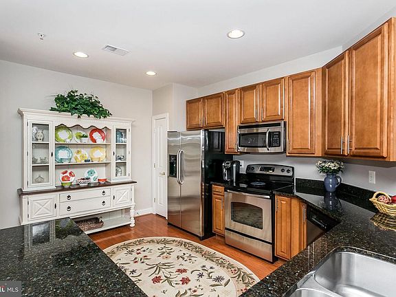 5th image of 902 Macphail Woods Xing APT 2J