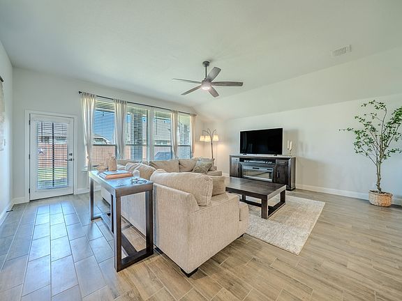 5th image of 5925 Lovills Creek St