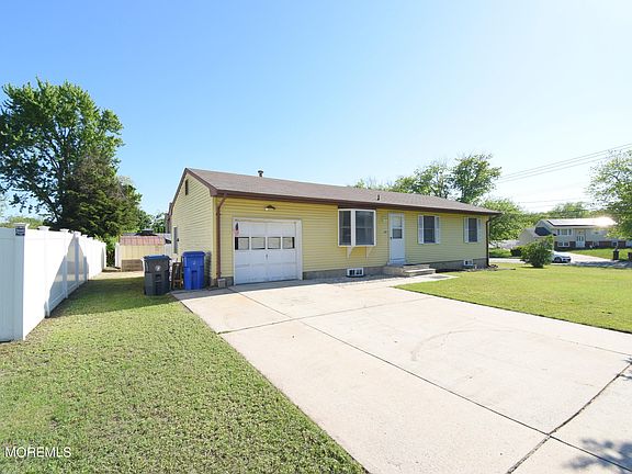 2nd image of 1401 Utah Drive