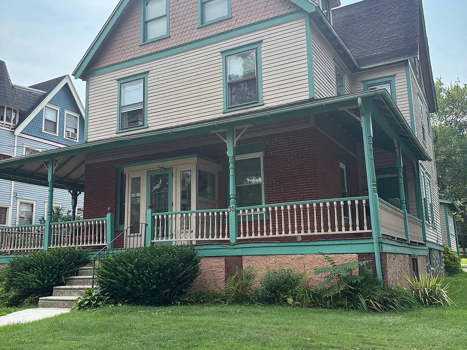 30 W Greenwood Ave #1