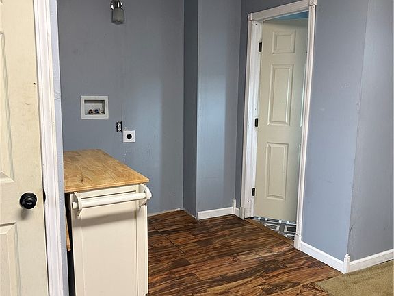5th image of 231 Trowbridge St
