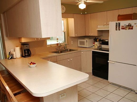 4th image of 10324 Westley Way