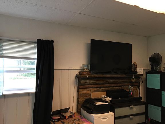 2nd image of 694 Lincoln Ave