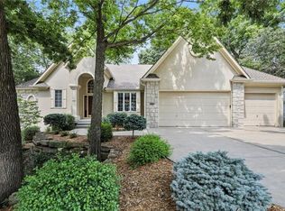 2228 SW Waterfall Pl, Lees Summit, MO 64081
