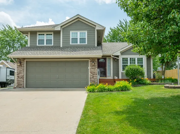 5145 Sycamore Dr, Pleasant Hill, IA 50327