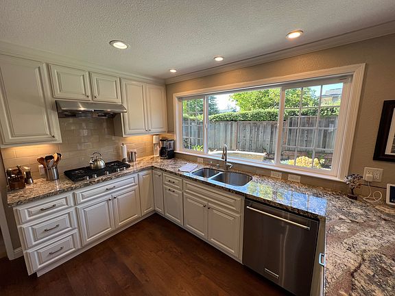 5th image of 1130 Clydebank Ct