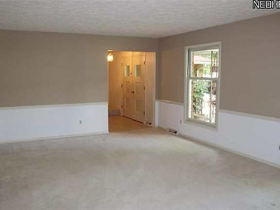 3rd image of 5290 Graham Dr