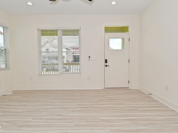 4th image of 2420 N Capitol Ave