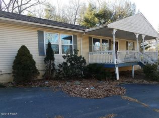 126 Townsend Cir, Dingmans Ferry, PA 18328