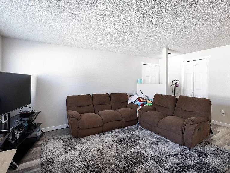 724 W Agate St #A — Photo 4