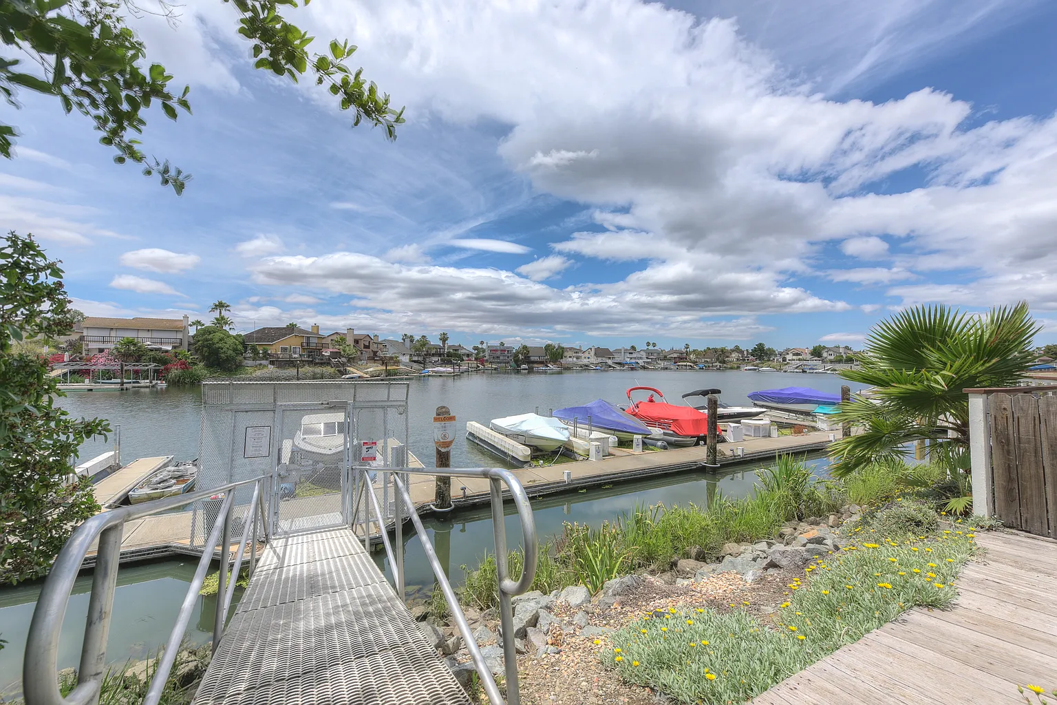 2010 Bowsprit Ct photo 1