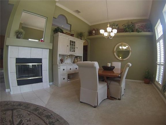 5th image of 399 Hinsdale Dr