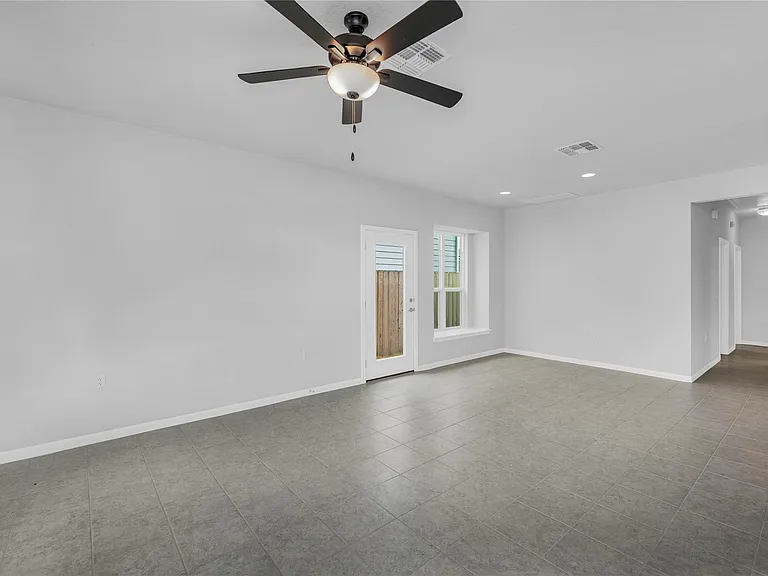 9505 Morning Iris Dr — Photo 13