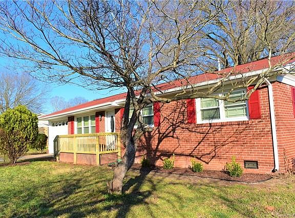 3rd image of 628 Honeywood Ln