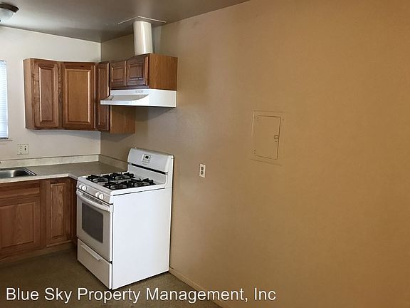 5th image of 1016 N Leslie St APT C