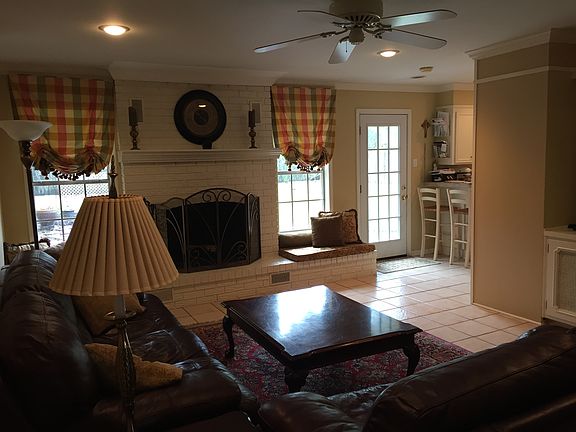 3rd image of 5575 Bellaire Ln