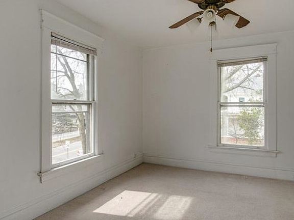 4th image of 1113 Camden Ave