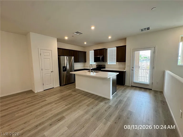 630 Bellus Pl — Photo 4