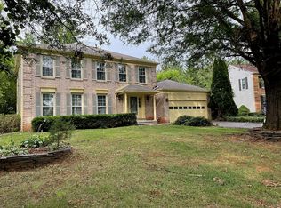 108 Hamilton Rd, Sterling, VA 20165