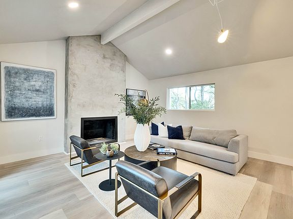 5th image of 9028 Balcones Club Dr