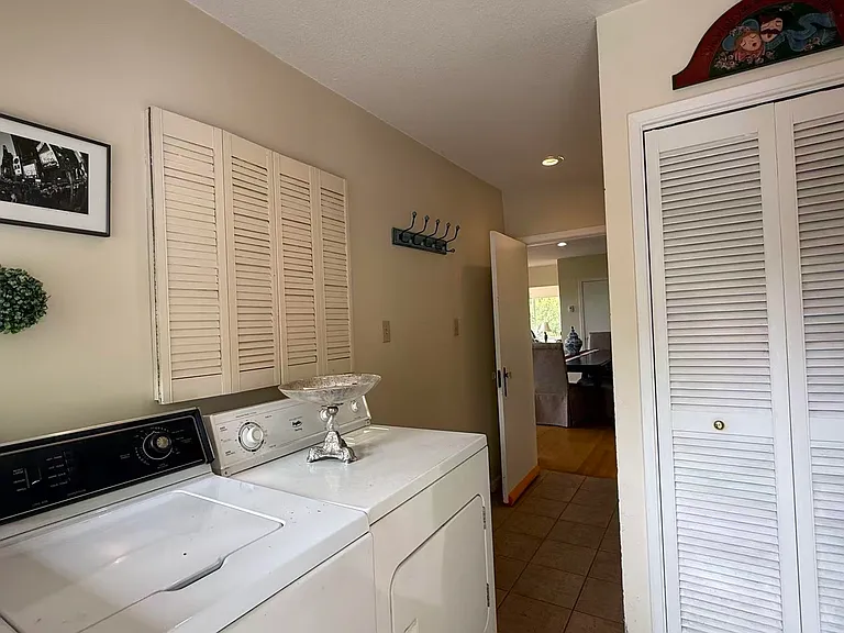3863 Marine Dr — Photo 16