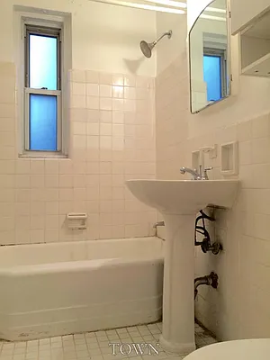 Rented by Town Residential | media 23