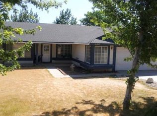 21360 Santa Maria Dr, Tehachapi, CA 93561