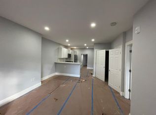 372 Beacon St #12, Somerville, MA 02143
