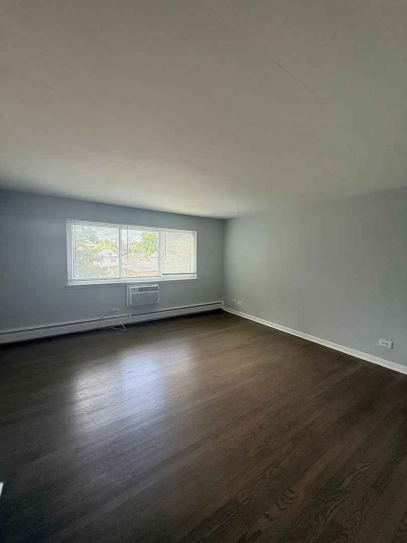 1 bed, 750 sqft, $1,200 — Photo 4