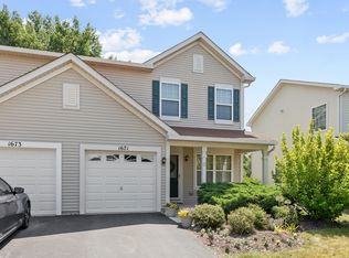 1671 Cameron Dr, Hampshire, IL 60140