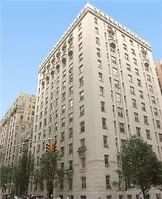 Sold by New York Private Realty Group | media 10