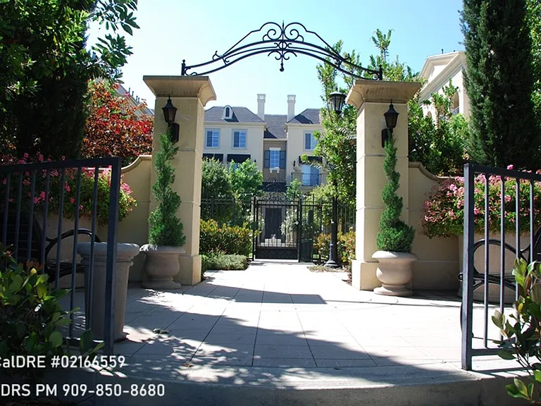 3458 Watermarke Pl — Photo 20