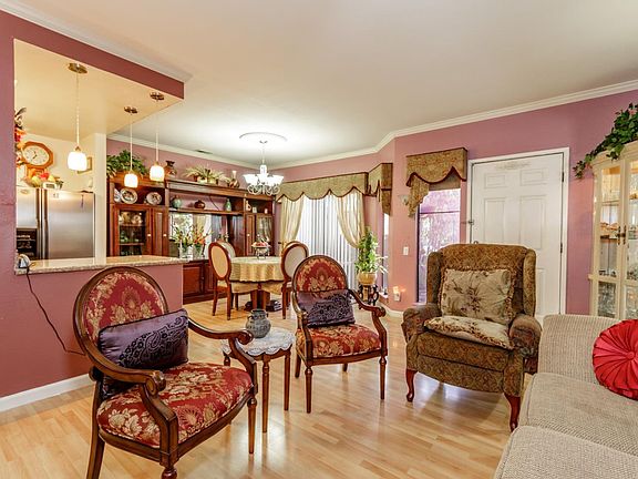 5th image of 313 Kenbrook Cir