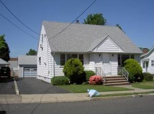 325 8th St, Saddle Brook, NJ 07663