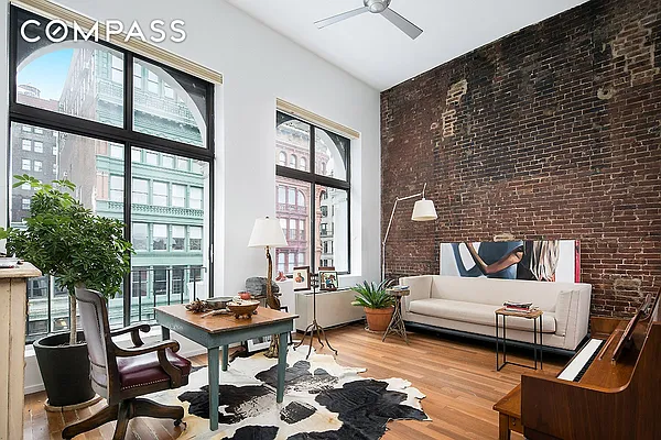 Sold by Compass | media 1